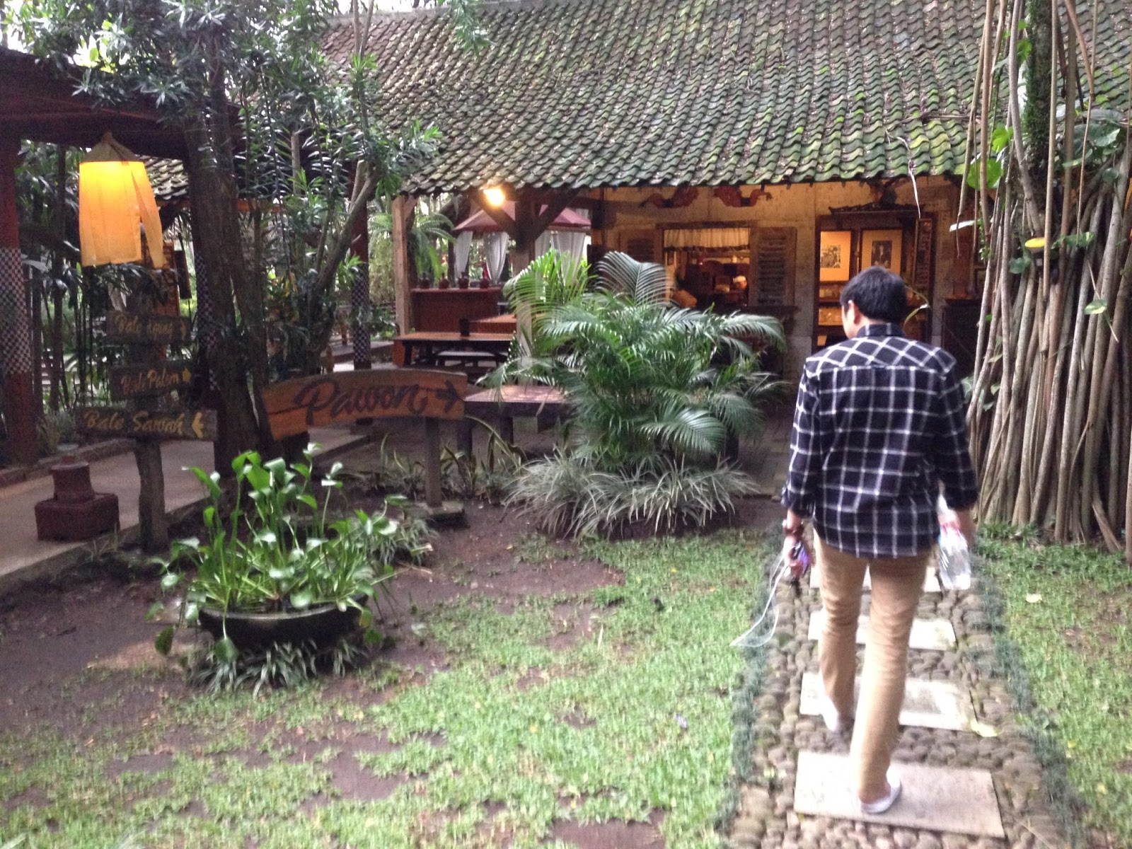 grantnsaipan Harga Makanan Di Taman Indie Araya Malang