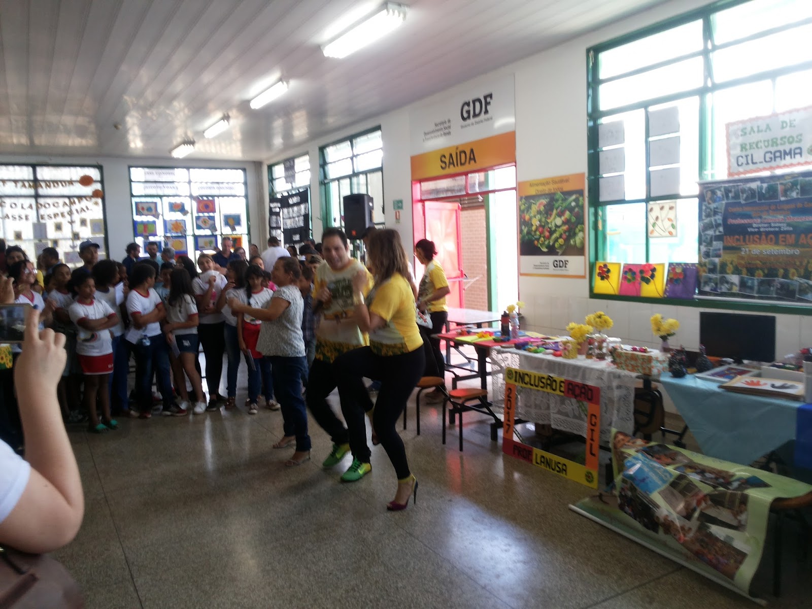 CENTRO INTERESCOLAR DE LÍNGUAS DO GAMA INCLUSÃO EM AÇÃO CENTRO INTERESCOLAR DE LÍNGUAS DO GAMA INCLUSÃO EM AÇÃO