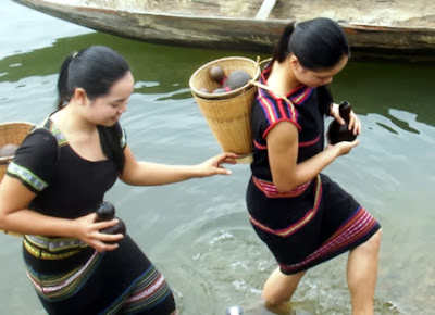 Ban-Mê ngày về Ban-Mê ngày về