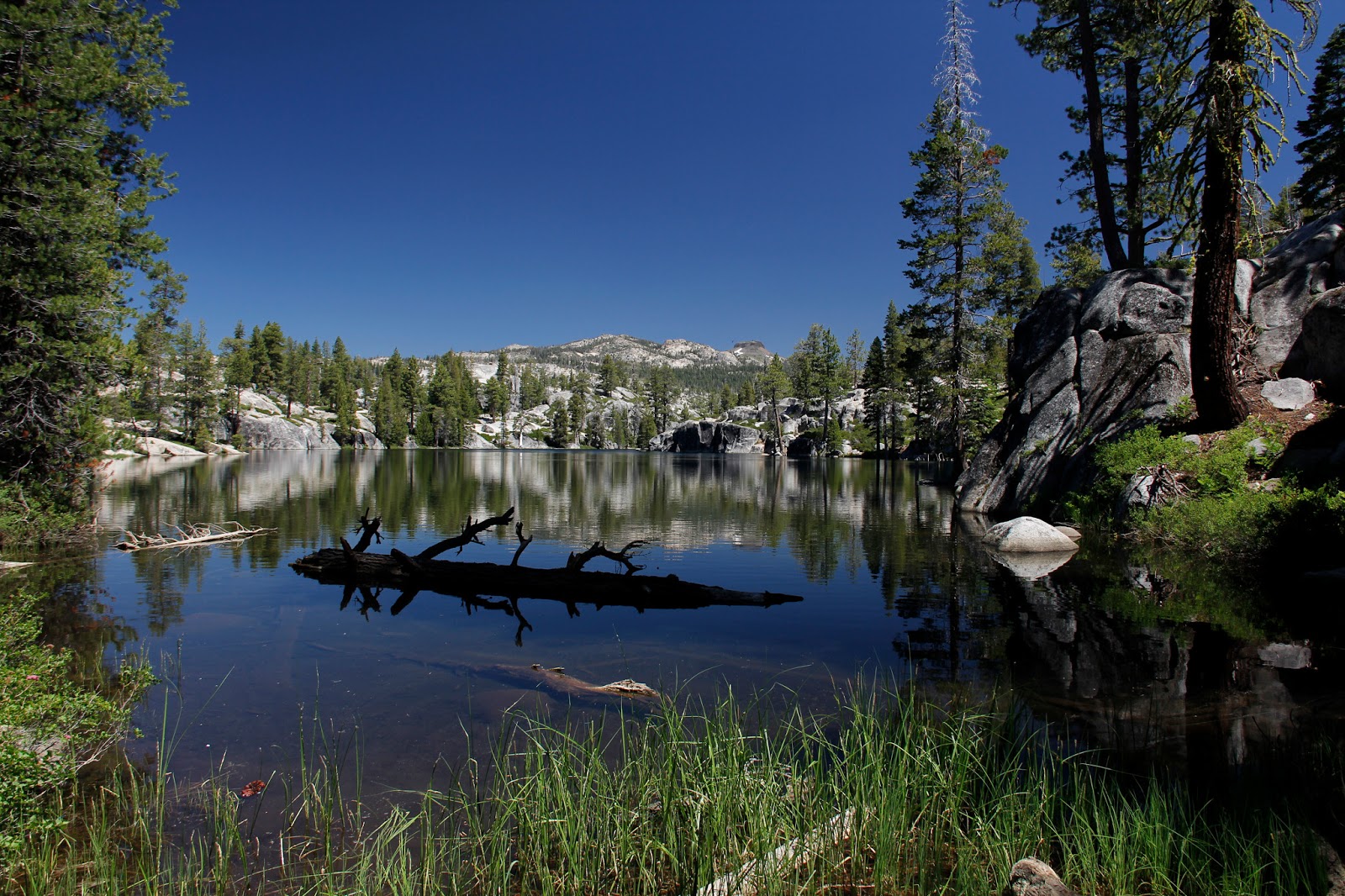 Sierra Nevada Hikes and Lakes: Sword Lake and Lost Lake