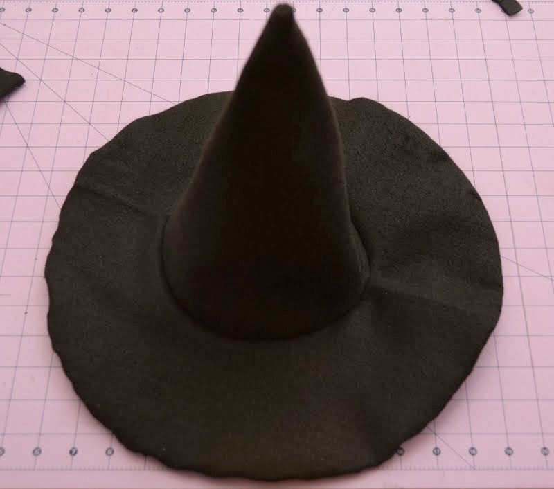 Made in Mommyland DIY Felt Witch Hat