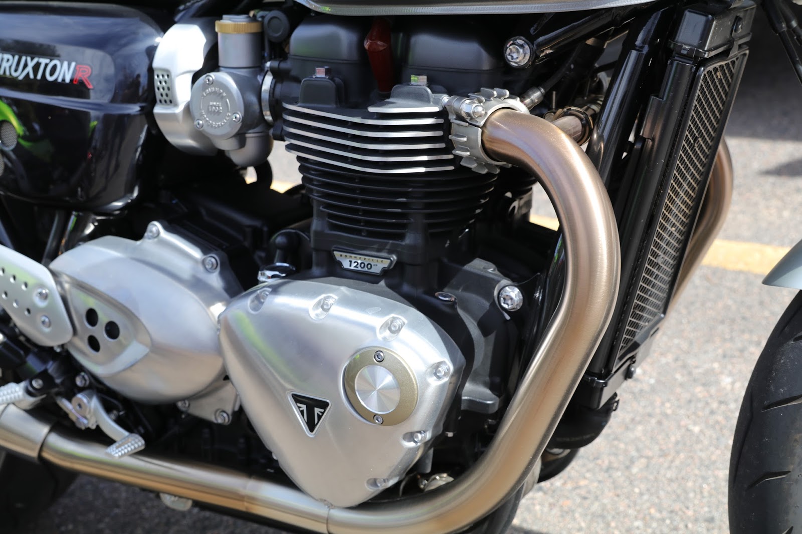triumph thruxton 1200 r supercharger