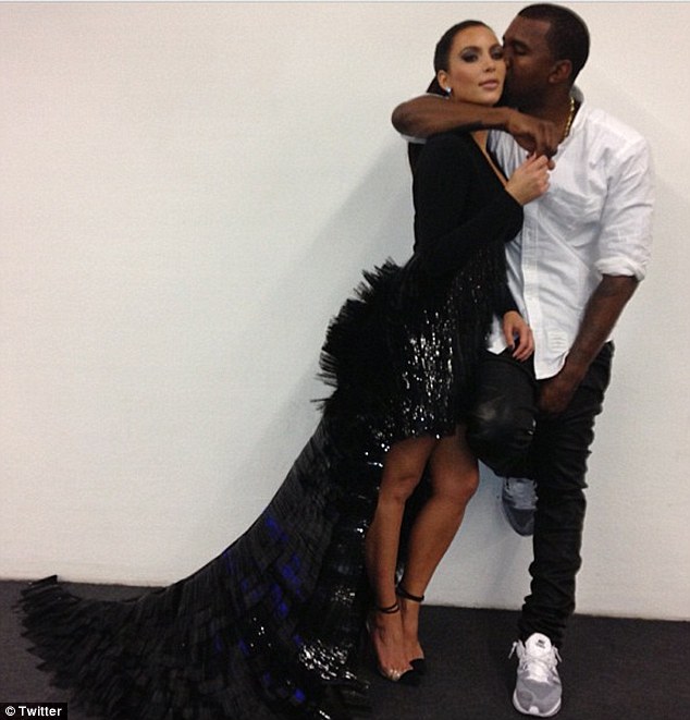 PICTURES: Kim K steps out Make-up free!!