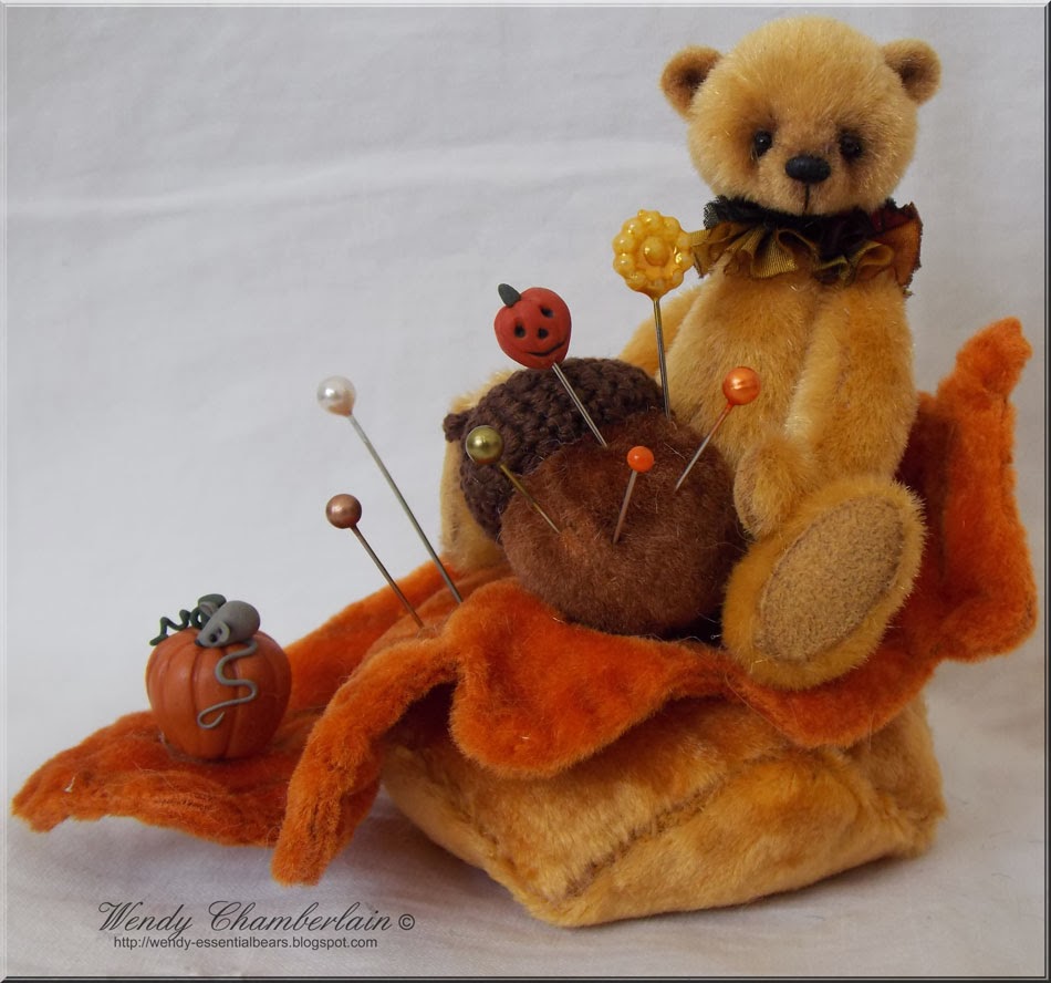 Wendy Chamberlain OctoBEARfest On Line Teddy Bear Show