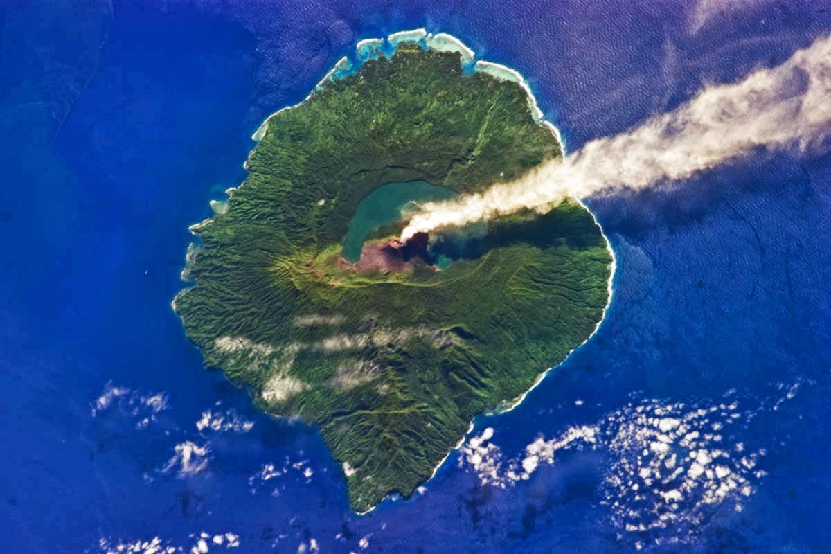 live picture of earth from space live picture of earth from space