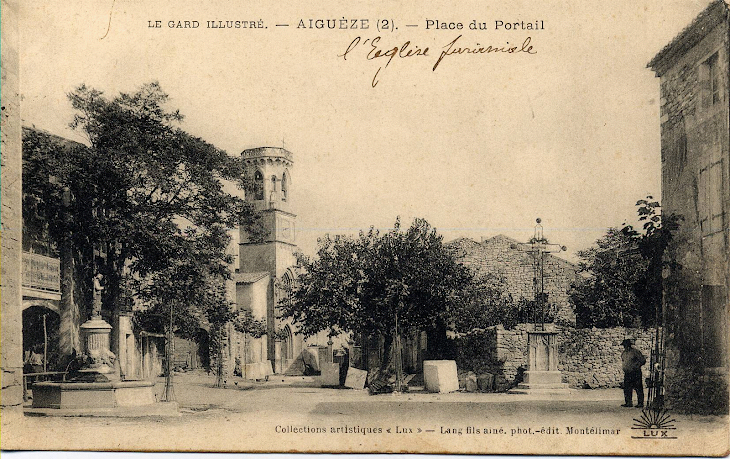 LA PLACE DU JEU DE PAUME AVANT 1910