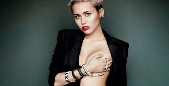 Miley Cyrus: Ανέβηκε στη σκηνή και τα πέταξε OΛΑ! 