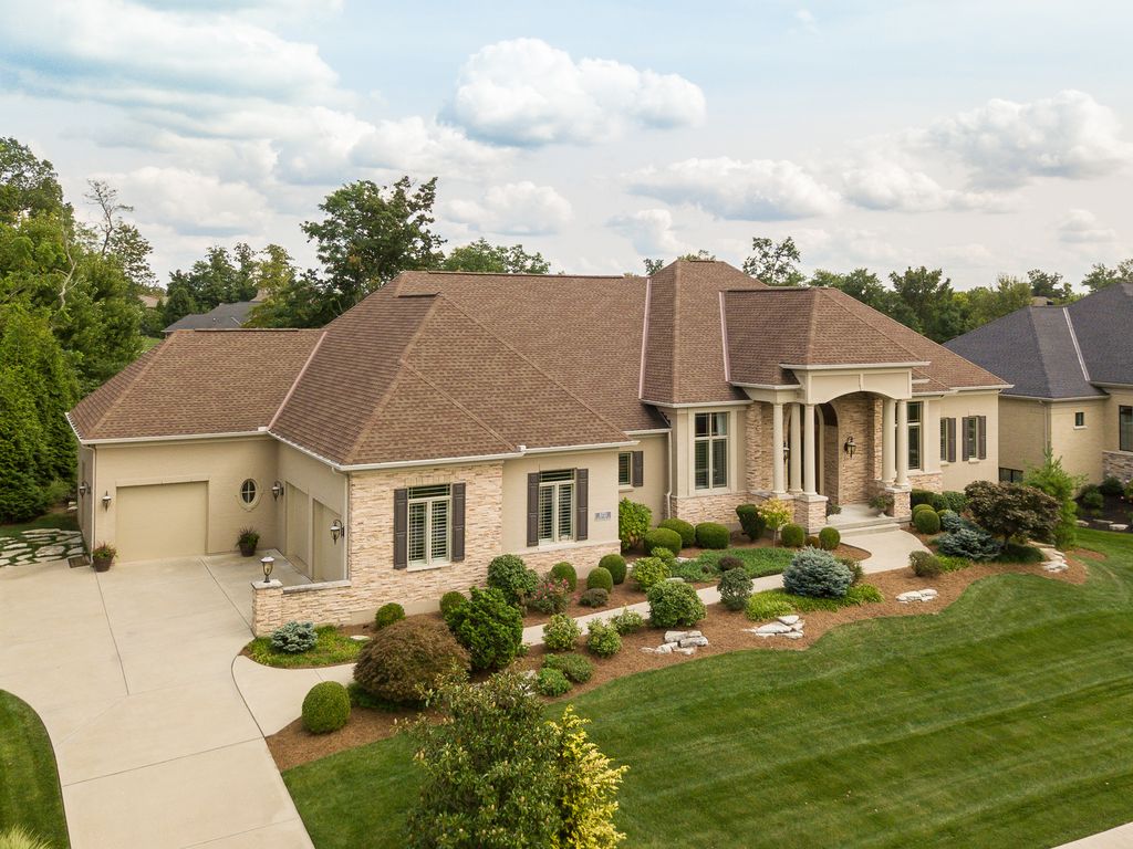 Stunning Jobe Built Ranch Residence On The 11th Fairway Of Triple Crown