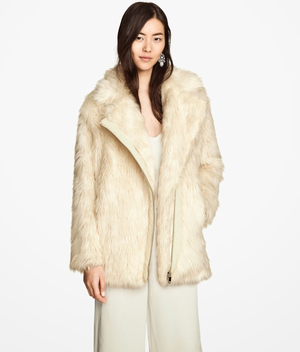 Шуба из искусственного меха h m белая. Шуба тедди hm. Пальто из искусственного меха нм. Шубка hm белая. Шубы х.