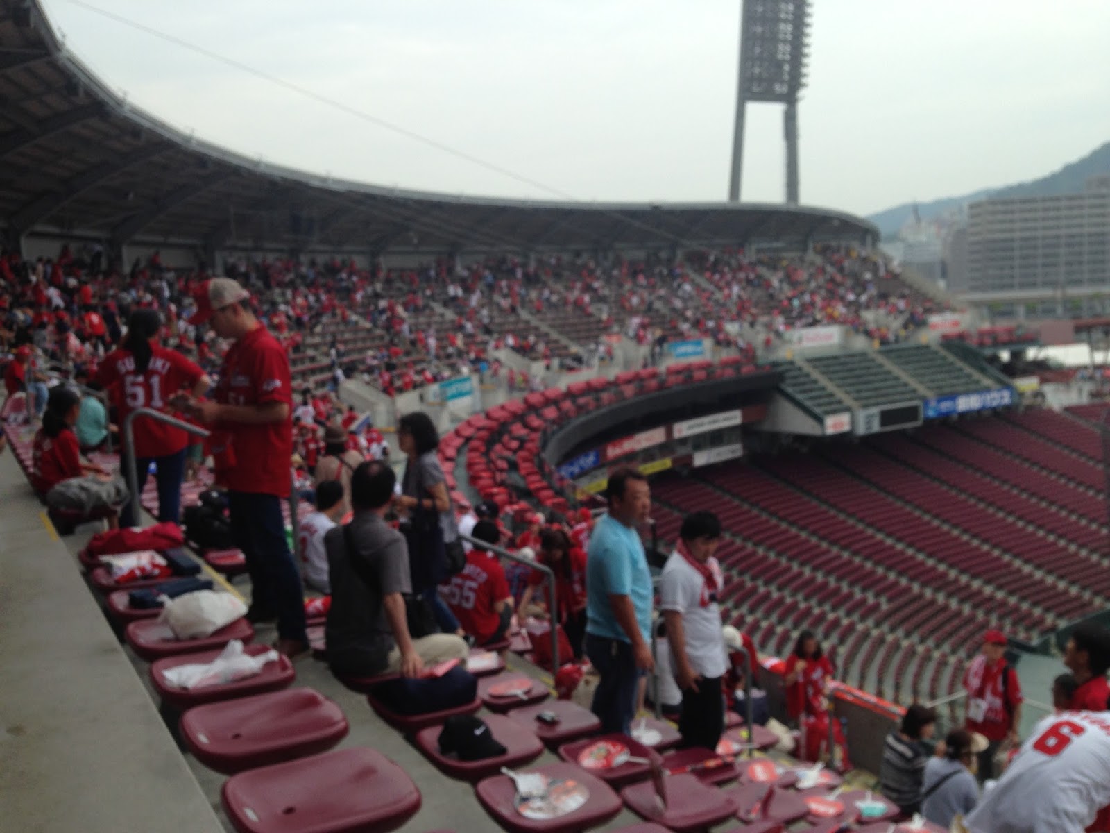 カープ愛のページ マツダスタジアム内野自由席 座席確保編