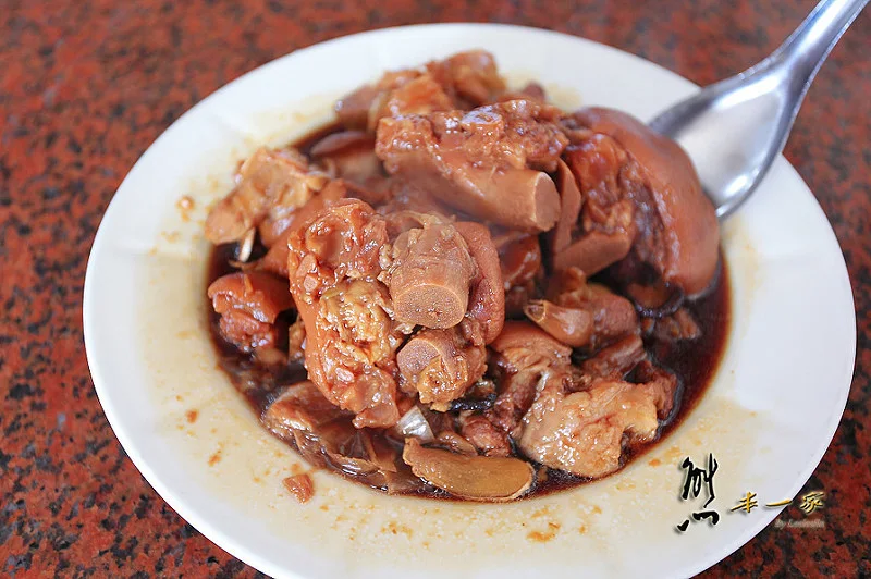 花蓮鳳林排隊老店小吃|滿妹豬腳餐廳~原萬里橋豬腳