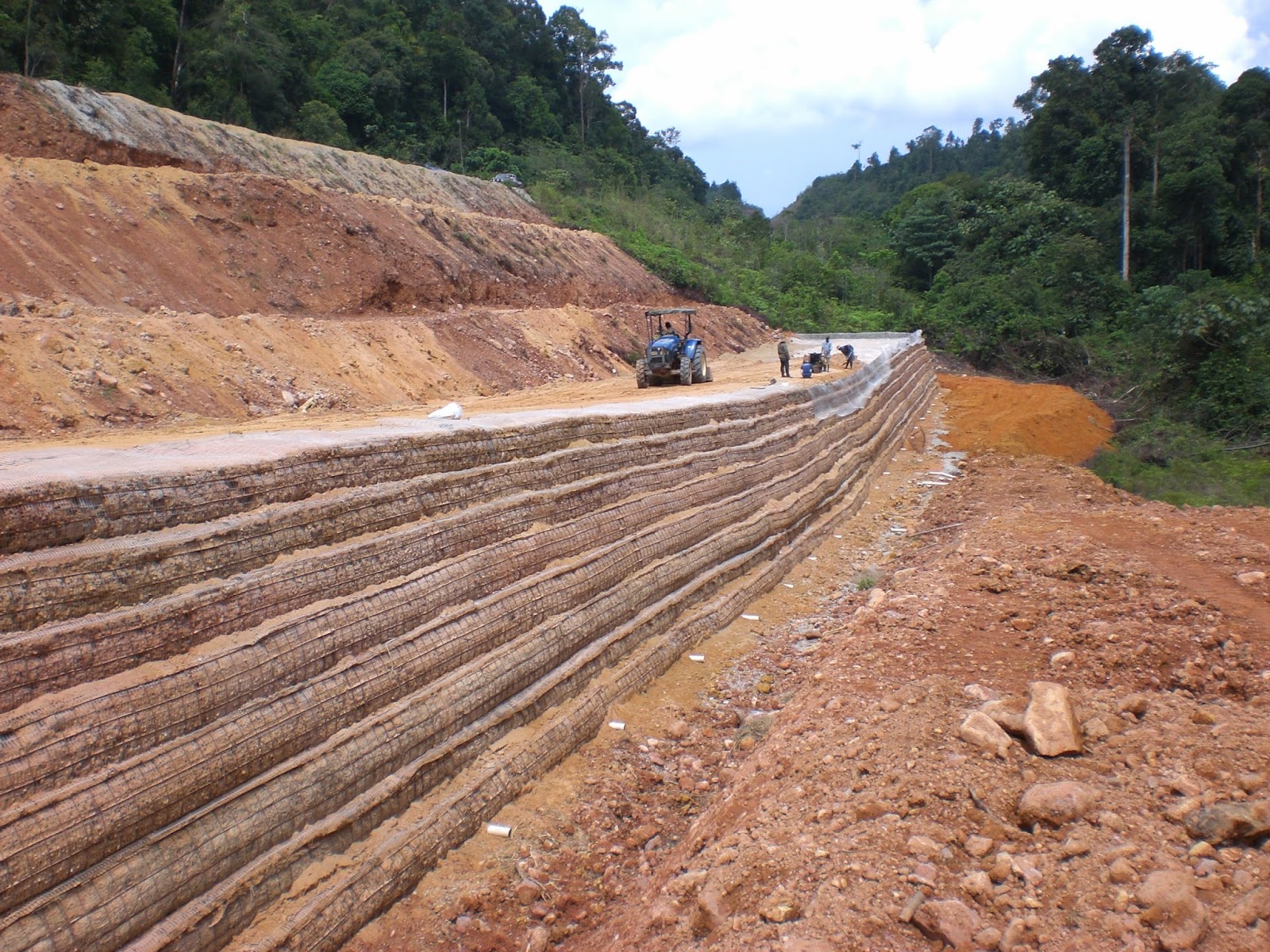 Erosion Control & Geosynthetic Reinforced Retaining Wall (ACE)