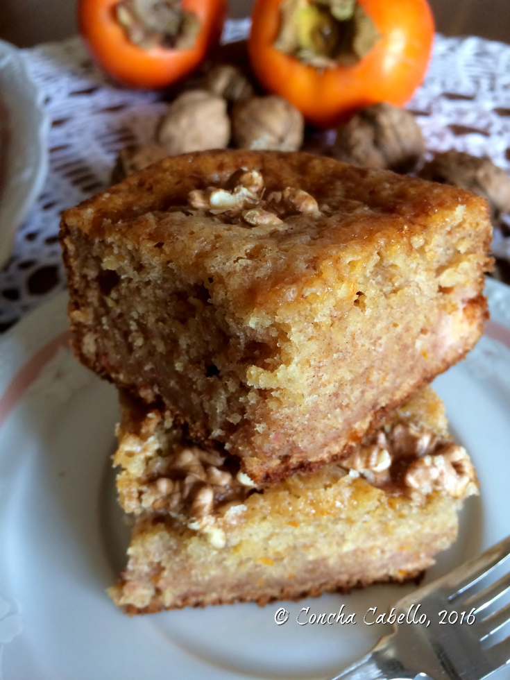Bizcocho de Caqui con Nueces - Corte bizcocho-caqui