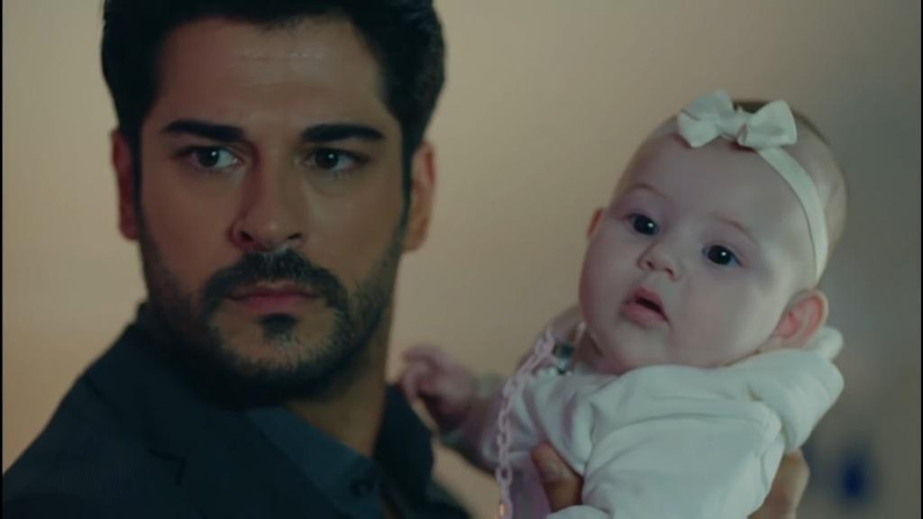 Wieczna miłość odcinek 131: To Zeynep weszła na salę Ozana! Czy to ona go zabiła?! [Streszczenie + Zdjęcia]