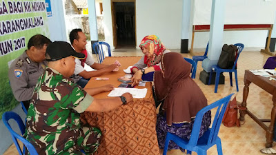 DKK KAB. SRAGEN SERAHKAN BANTUAN STIMULAN JAMBAN KEPADA 10 KK MISKIN DESA JURANGJERO