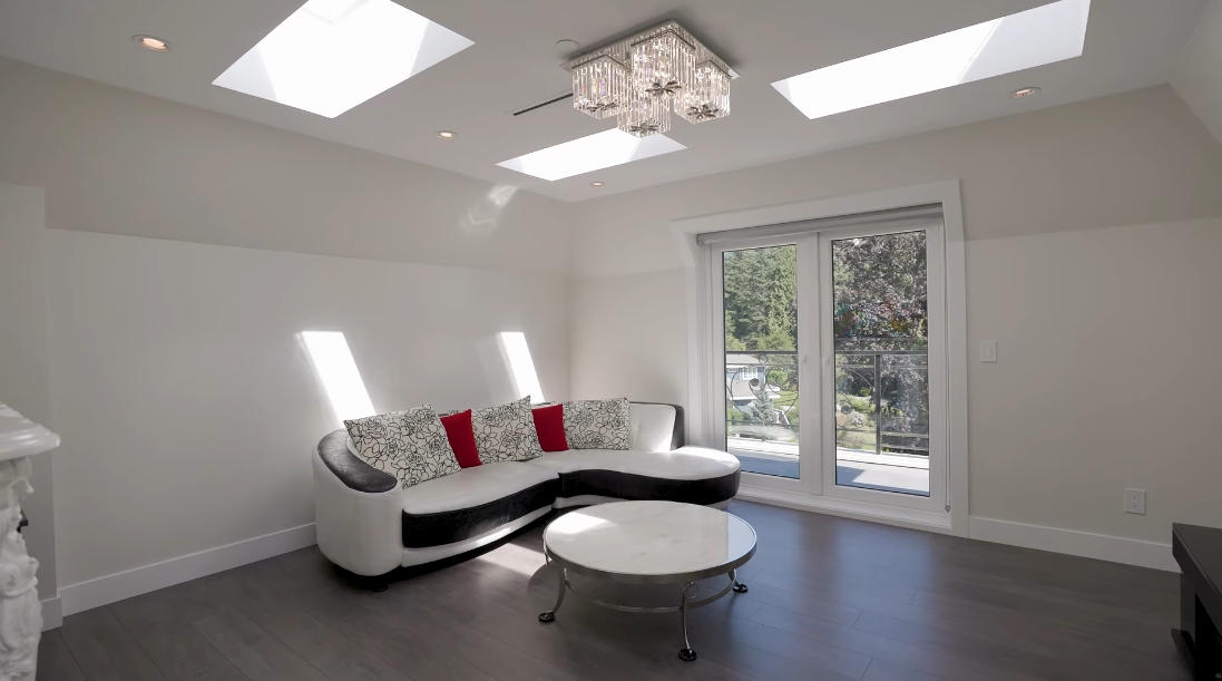 Tour 5358 Kensington Crescent, West Vancouver vs. 73 Interior Design Photos