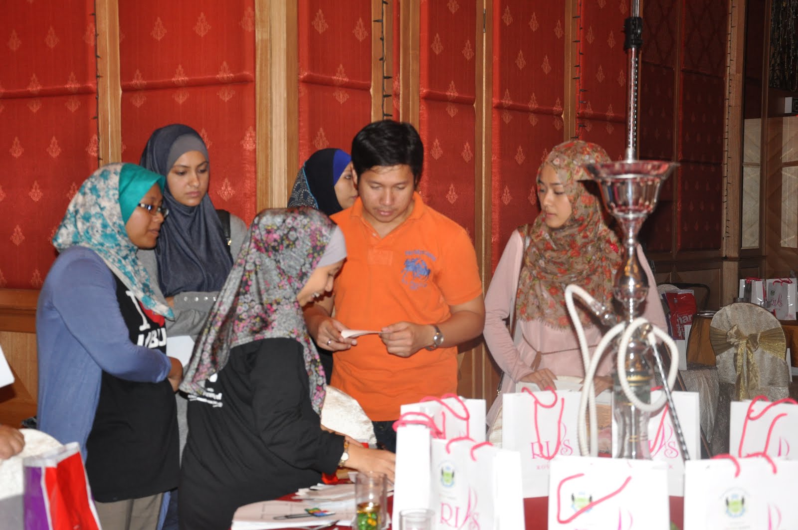 Brief emcee Event Ally Iskandar & Farah Deeba
