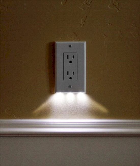 Here Are 12 Smart Uses Of Ordinary Objects. You Won't Believe Your Eyes! - This outlet cover doubles as a nightlight.