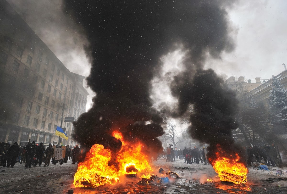 Украина страдает. Киев 2014. Майдан 2014. Майдан 2014 площадь независимости.