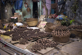 pots, drying, kumbharwada, dharavi, mumbai, india, street, our world tuesday, 