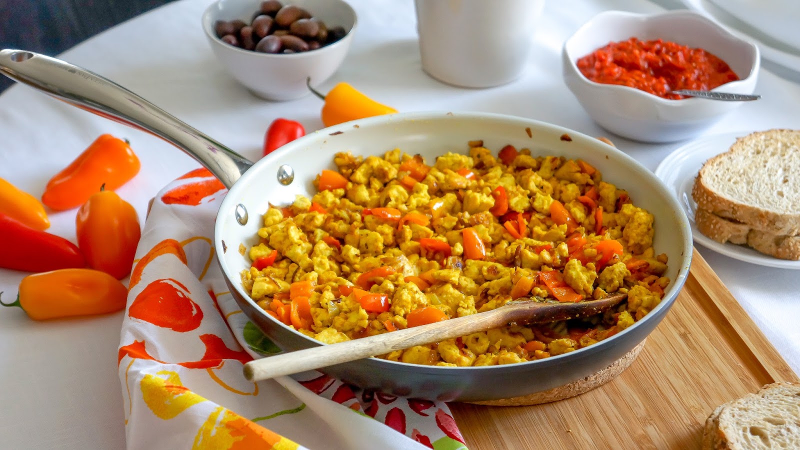 Tofu scramble with peppers