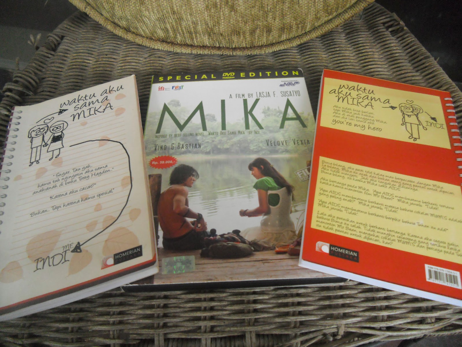 Dunia Kecil Indi Tentang &quot;Waktu Aku sama Mika&quot; )