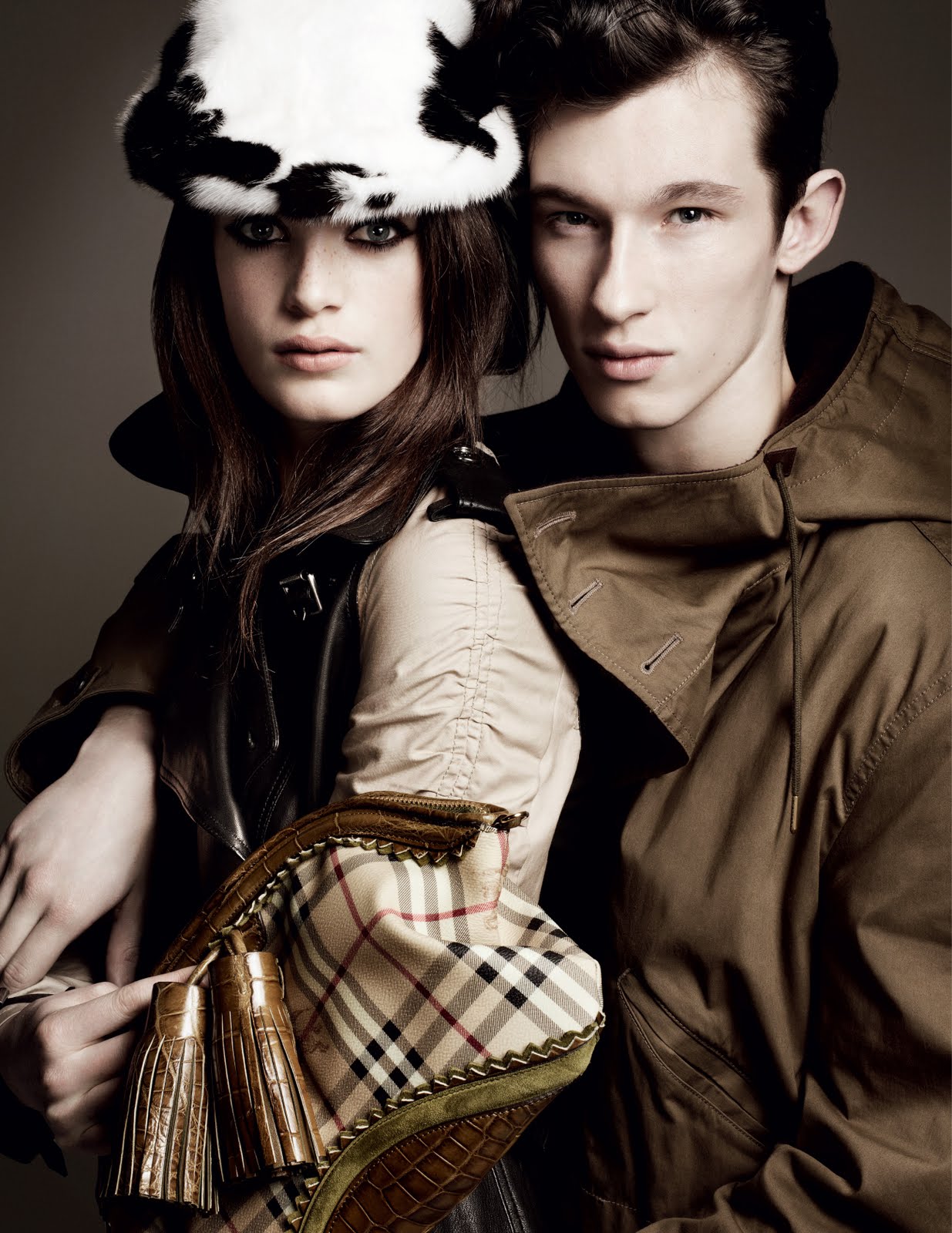 Barraco Fashion: Burberry Revela Primeiras Imagens da Nova Campanha