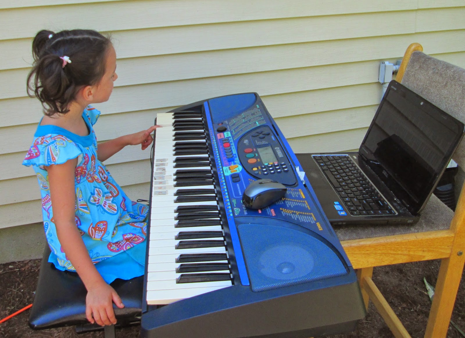 Training Happy Hearts AtHome Piano lessons with Practicality, Promise