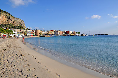 spiaggia Mondello Sicilia