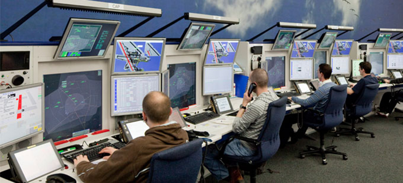 Area control. Авиадиспетчер картинки. Control Center. Area Control Center. Air Route Traffic Control Center ZFW Dallas.