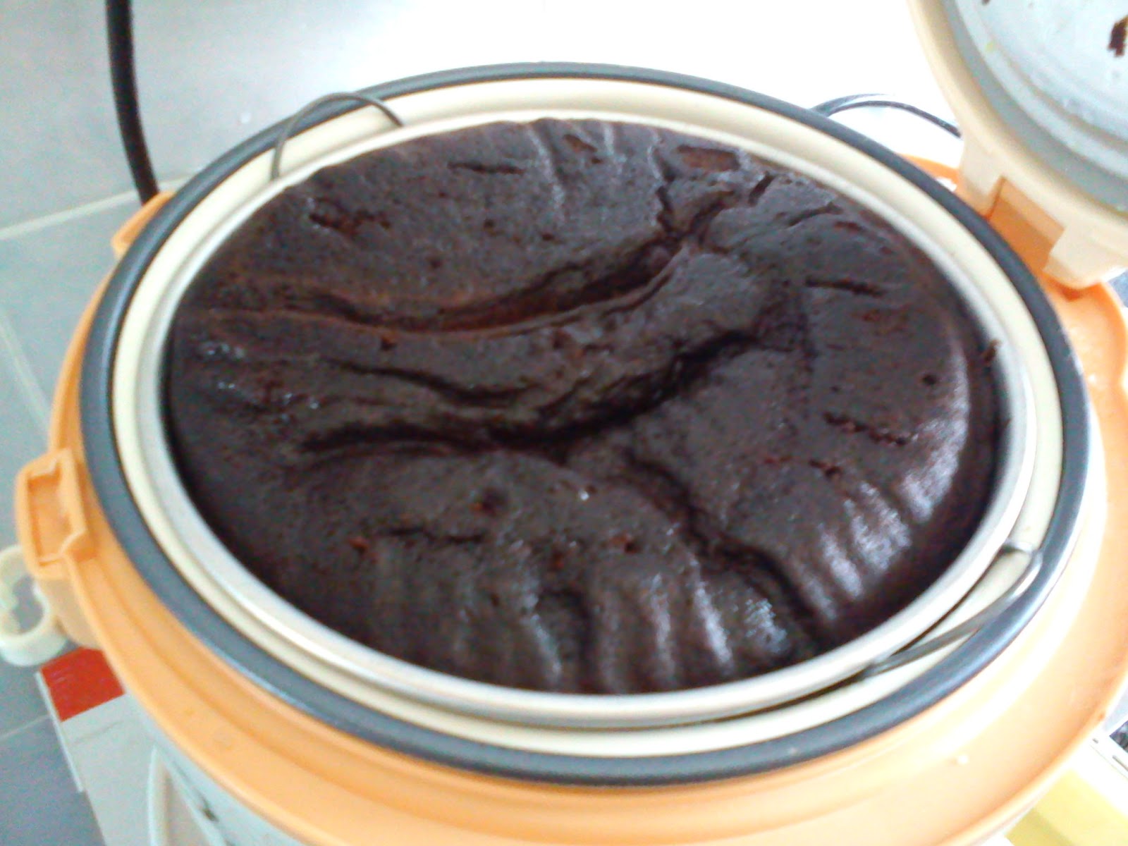 HidayahHilman Brownies kukus dalam rice cooker. Asal boleh!!
