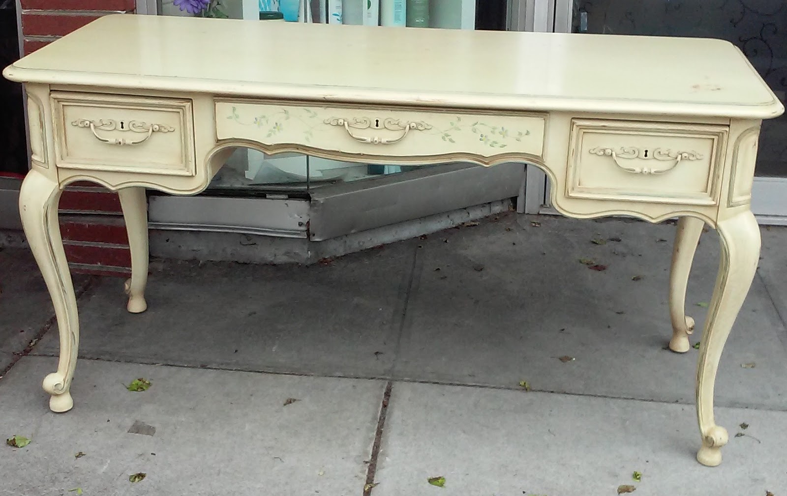 UHURU FURNITURE & COLLECTIBLES SOLD 5' Long French Provincial Desk 95