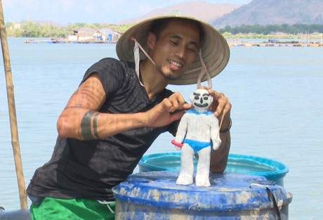 Con gai Hong Dang khoc nuc no vi lan dau phai xa bo - Anh 11