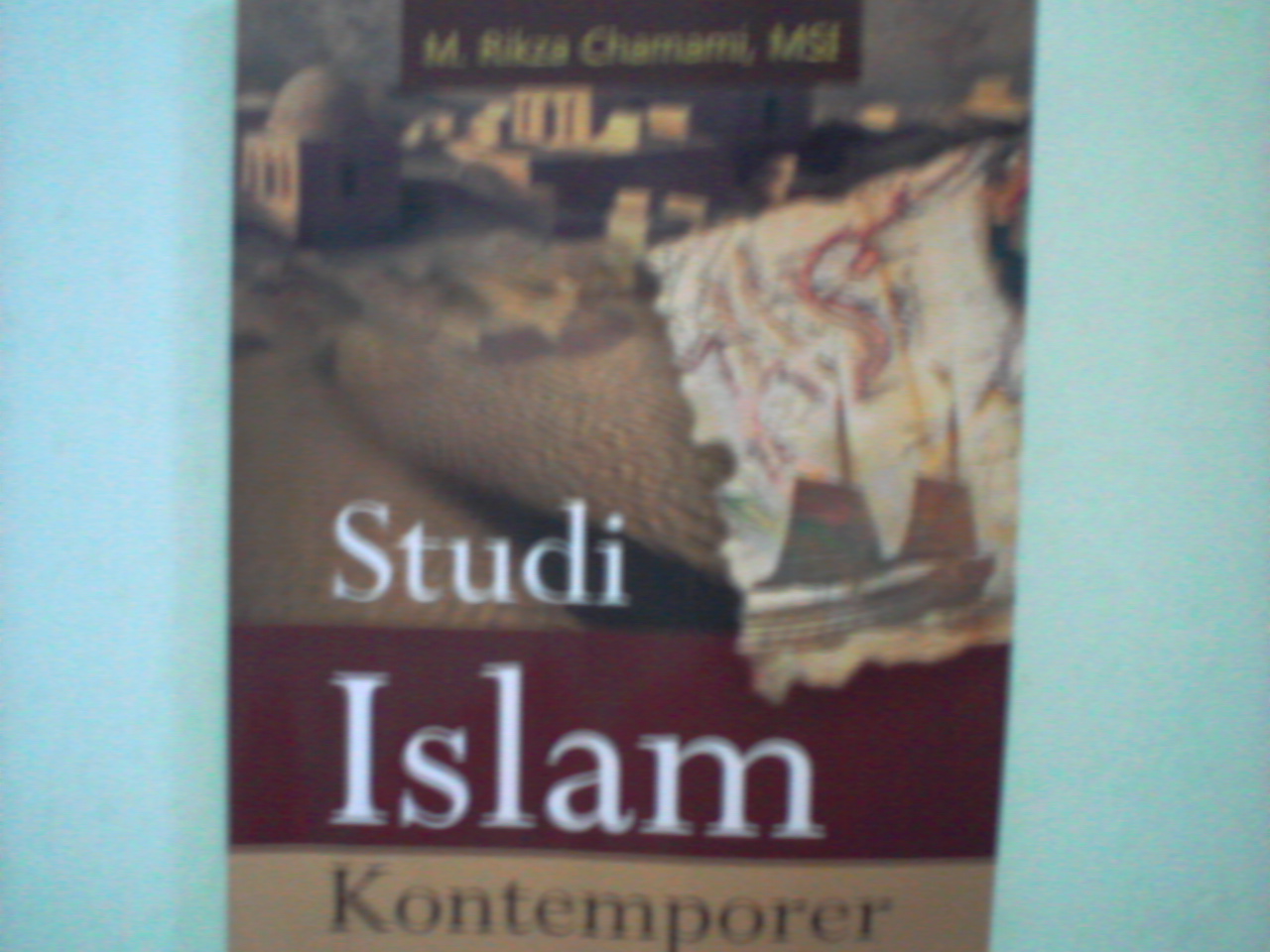 Three Novhie REVIEW BUKU"STUDI ISLAM KONTEMPORER"