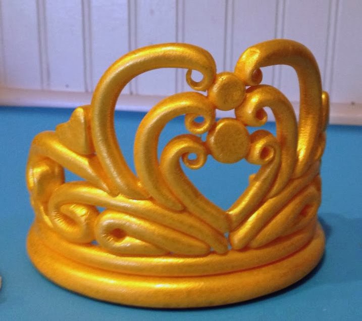 Top It Off! Golden Tiara Cake Topper Set