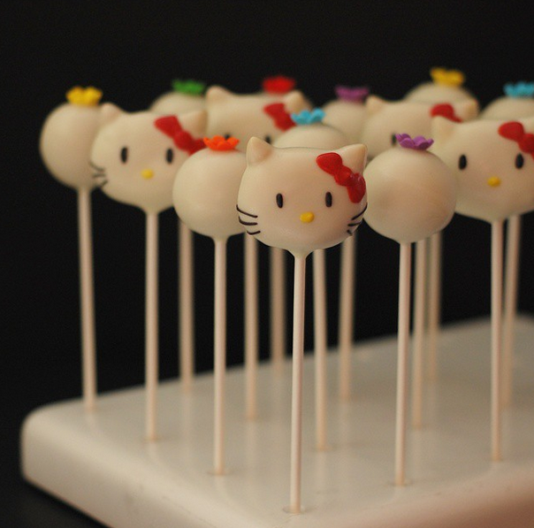 Loving these Hello Kitty Cake Pops from D&D Sweets! The little girls will love them!