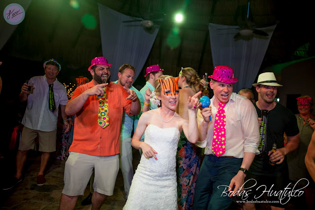 boda en playa, beach wedding, Oaxaca, México, Bodas Huatulco, Wedding Planner boda en playa, beach wedding, Oaxaca, México, Bodas Huatulco, Wedding Planner