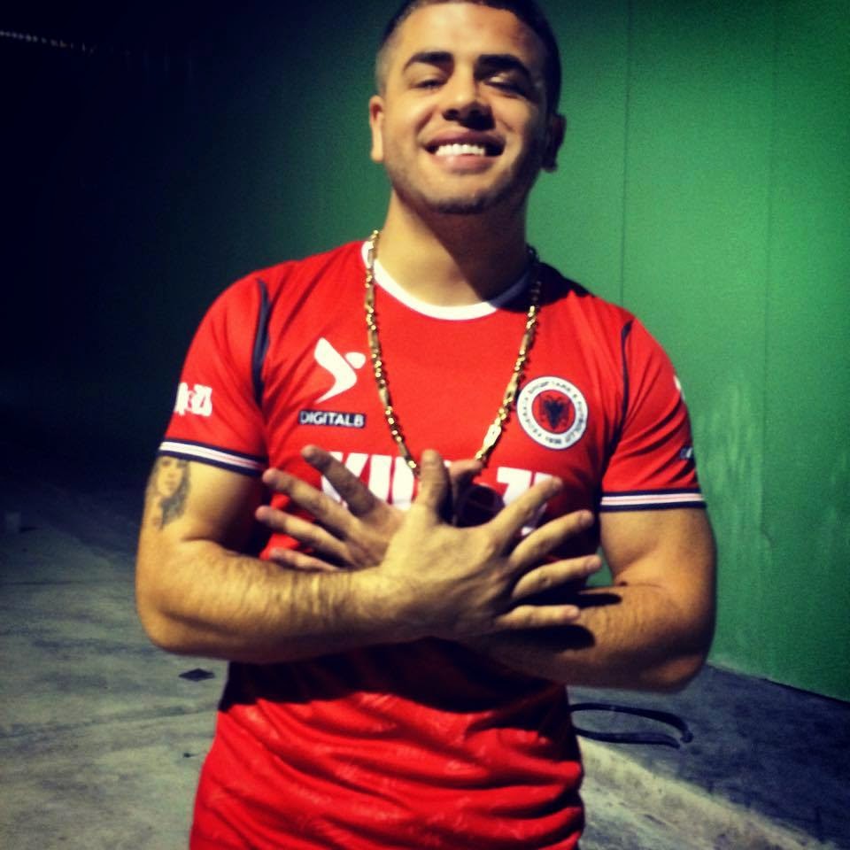 maksi vip news noizy peson aksident jashte rrezikut ja maksi vip news noizy peson aksident jashte rrezikut ja