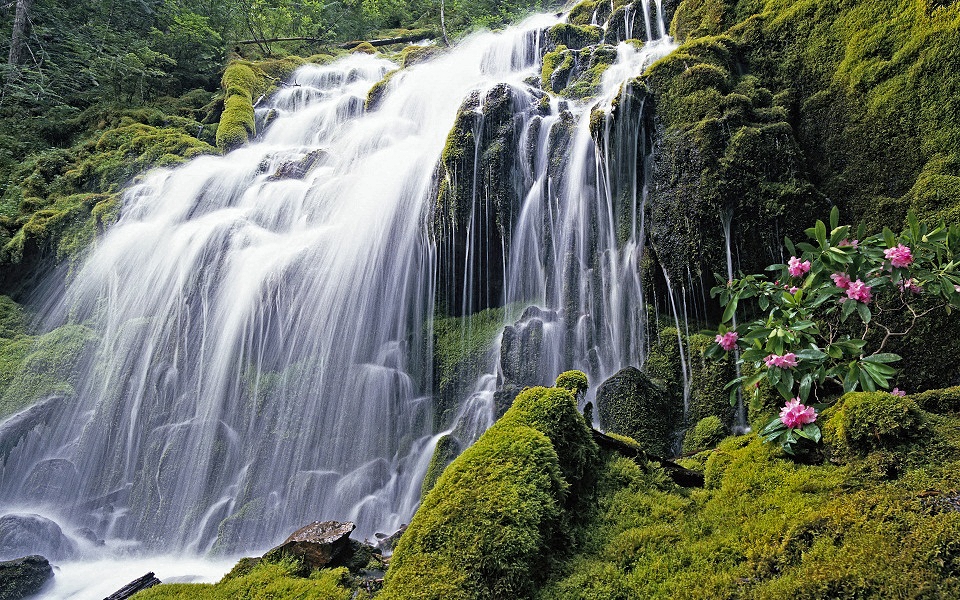 beautiful waterfalls: Nature Wallpaper Windows 7