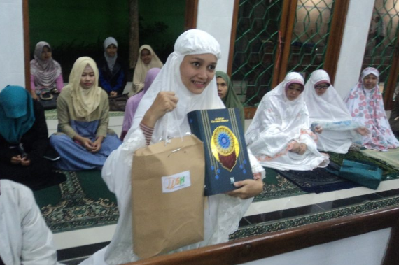 Muslimah Indonesia: Subhanallah, Karena Keikhlasannya ...