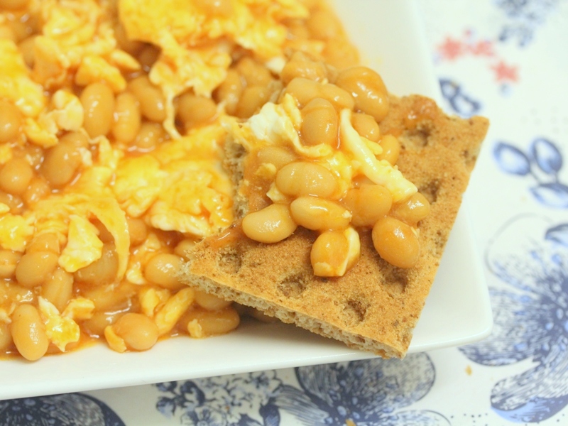 baked beans on toast tomato sauce scrambled eggs breakfast simple idea recipe