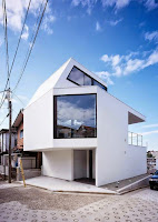 Tokyo House Design with Panoramic City Views Built For A Couple With One Child