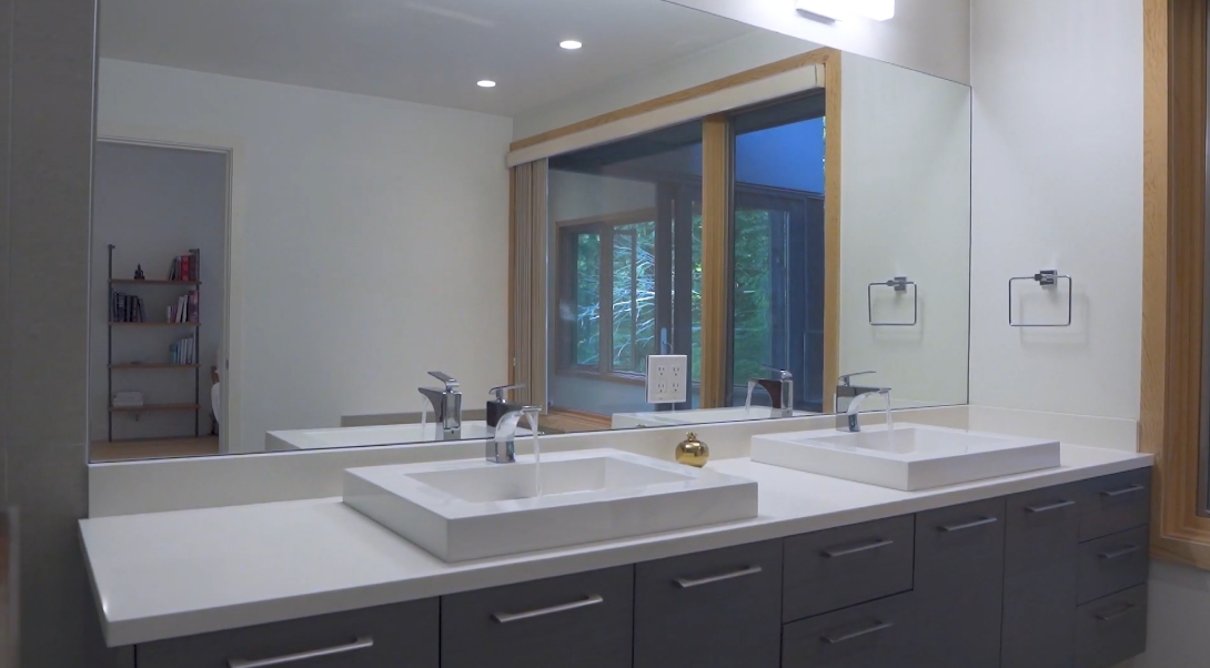26 Interior Design Photos vs. 2037 Westview Dr, North Vancouver, BC Luxury Home Tour