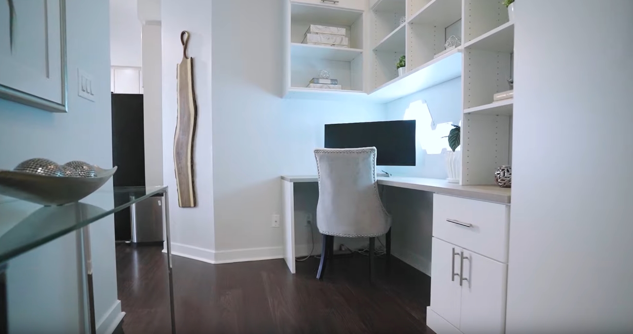 8 Photos vs. 33 Bay Street, Unit 3303,Toronto, ON - Luxury Condo & Interior Design Video Tour 8 Photos vs. 33 Bay Street, Unit 3303,Toronto, ON - Luxury Condo & Interior Design Video Tour