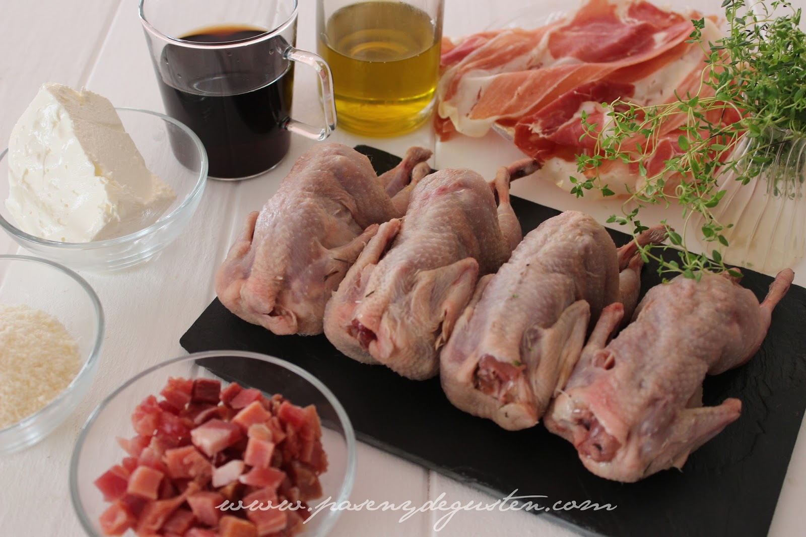 CODORNICES RELLENAS AL VERMÚ. - PASEN Y DEGUSTEN