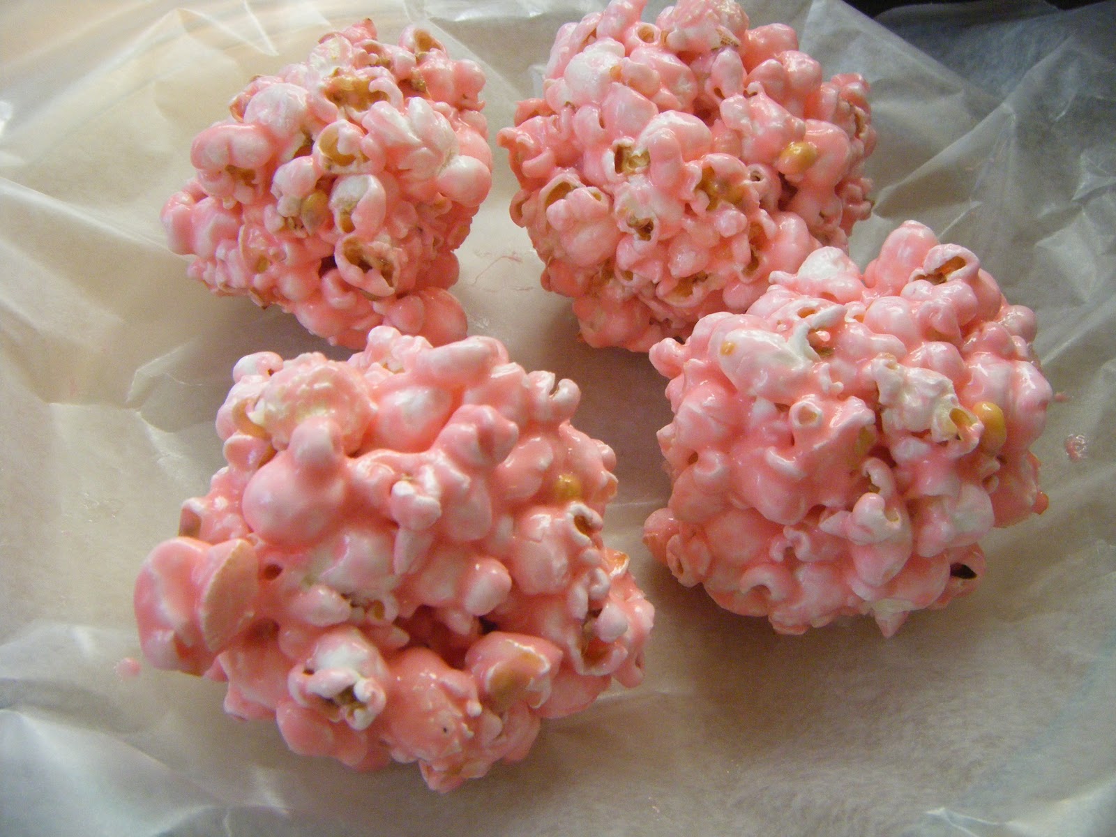 shellmo Day 307 Popcorn Balls!