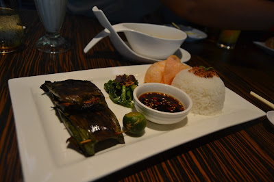 Paket Nasi dengan ayam pandan Paket Nasi dengan ayam pandan Mulu Marriot Resort and Spa