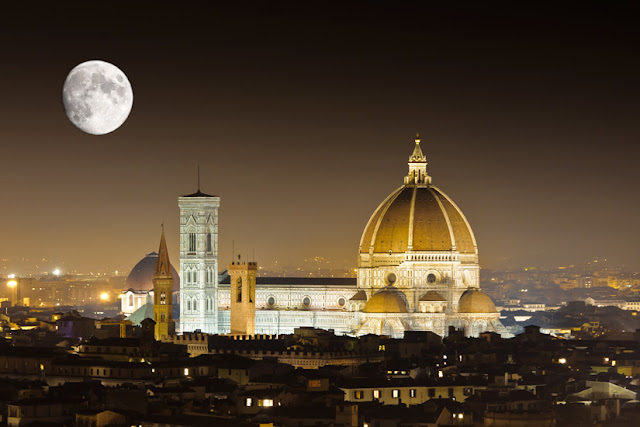 Panoramic view of the Duomo of Florence, at night