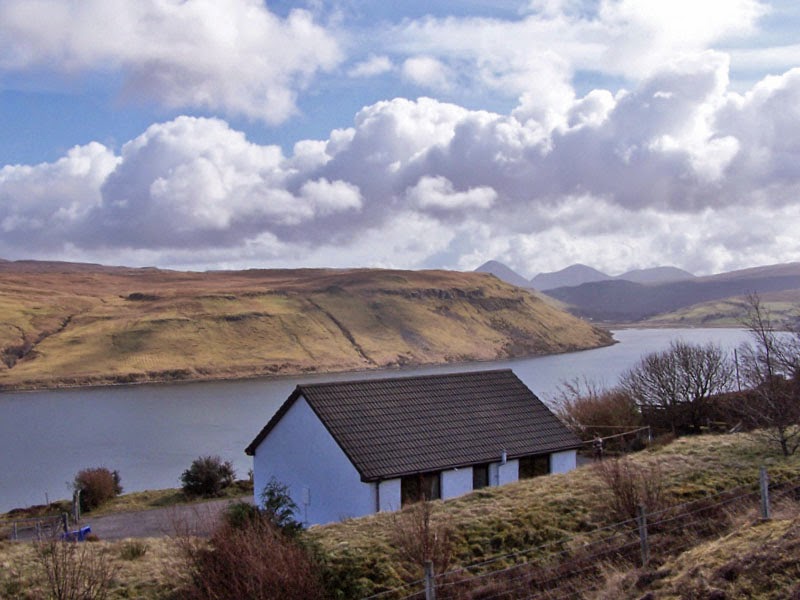 SkyeHolidays - Loch View Cottage