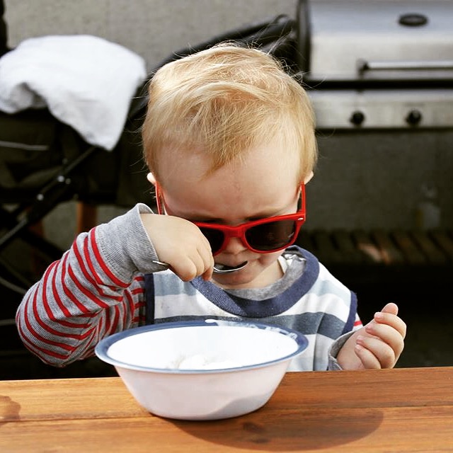 hvernig á að fá barnið til að borða kvöldmatinn // how to get your toddler to eat his dinner